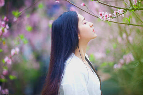 qq˵˵˸ж ʹĿڵĻҲЦŰ˵